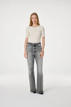 Load image into Gallery viewer, Zoe boyfriend jeans grey