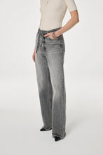 Load image into Gallery viewer, Zoe boyfriend jeans grey