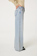 Load image into Gallery viewer, Alex wide leg jeans