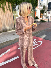 Load image into Gallery viewer, Bodi blazer leopard