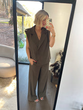 Load image into Gallery viewer, Eef waistcoat