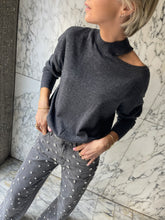 Load image into Gallery viewer, Enza pull