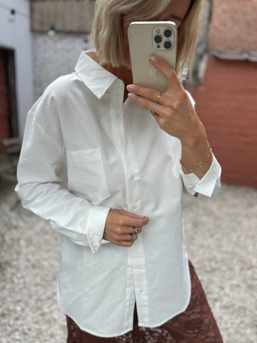 Basic white shirt
