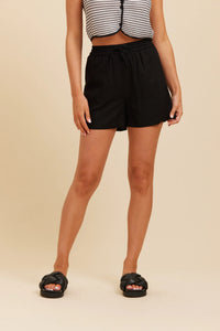 Nicki short black