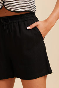 Nicki short black